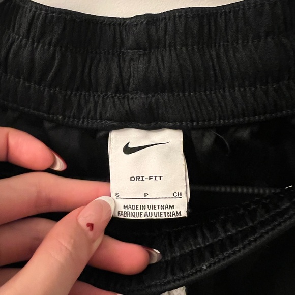 Nike Black and White Athletic Shorts - Picture 3 of 6